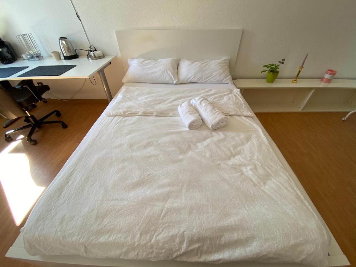 Private Room With Free Parking Koblenz  Exterior photo